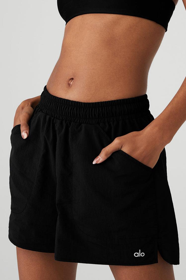 ALUMNI SHORT